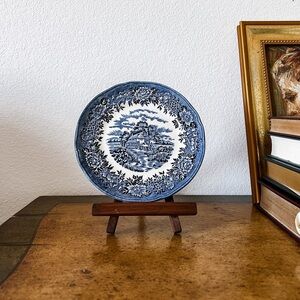 Vintage Salem China Co Olde Staffordshire‎ English Ironstone Hand Engraved Blue